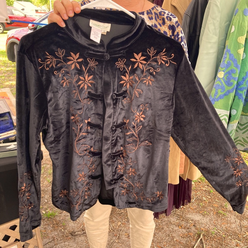 Mandarin style velvet evening jacket